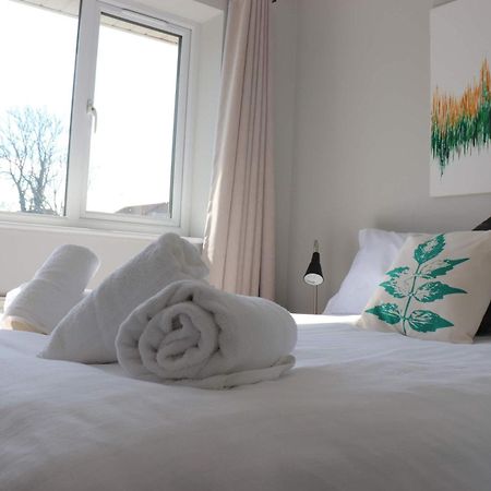 Wester-Moor Comfy Modern House In Barnstaple By Staystay Com Exterior foto